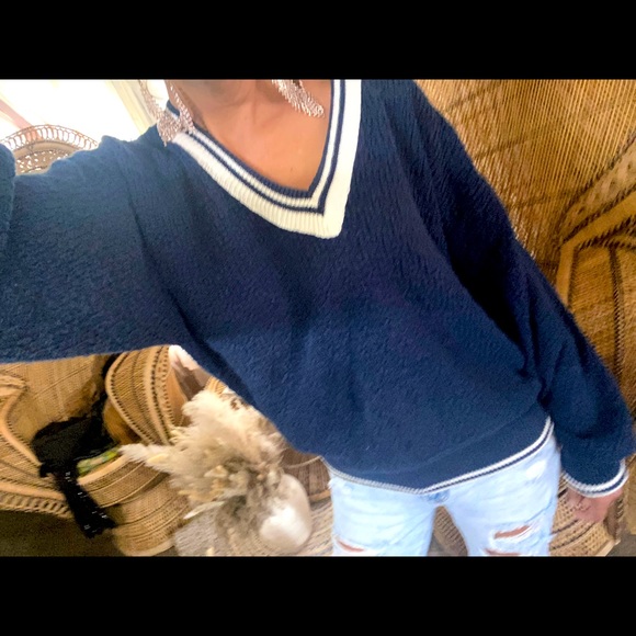 Vintage sweater. Blue with white stripes. Super soft and comfy. - Picture 4 of 4